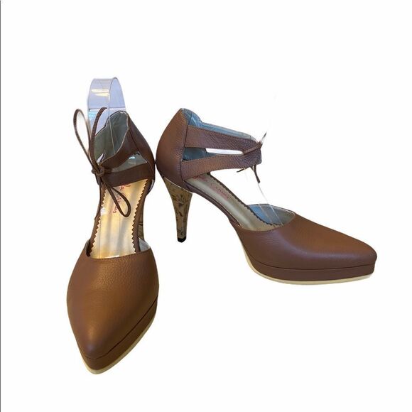 NEW Angela Arias Mocha Leather Heels with Floral Detail Size 40 - Picture 2 of 6